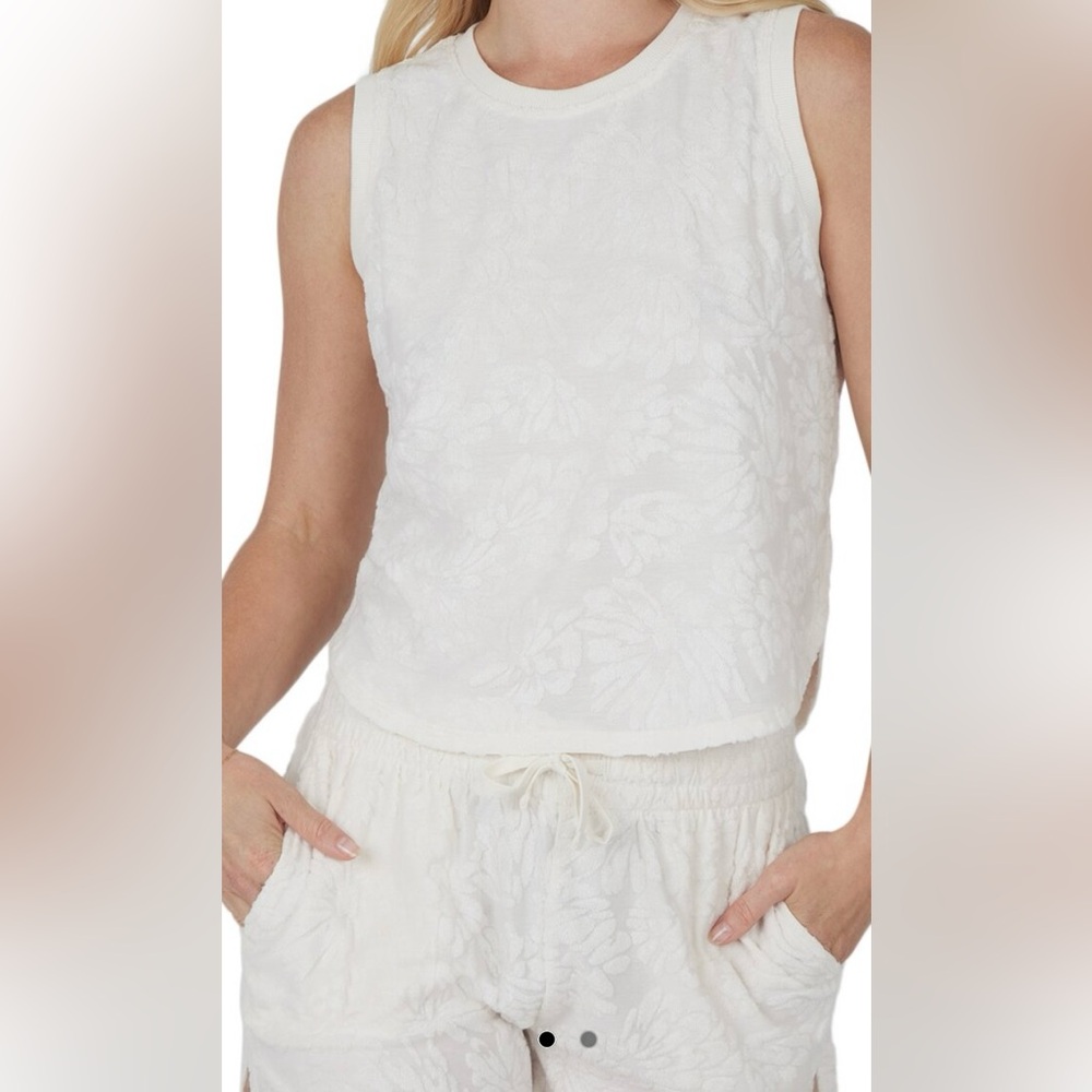 2 pcs! Yogalicious 90 Degree By Reflex Ivory Floral Tank Top and Shorts Set